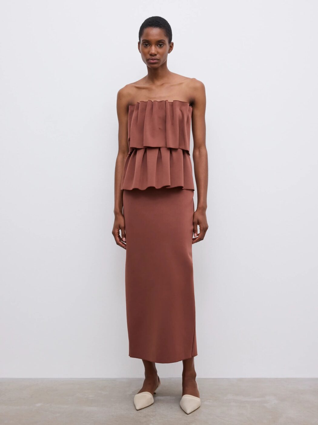 2468_30958f2498-dagmar_ss26_261f720_sculpted-midi-dress_775-mahogny-red_01-original