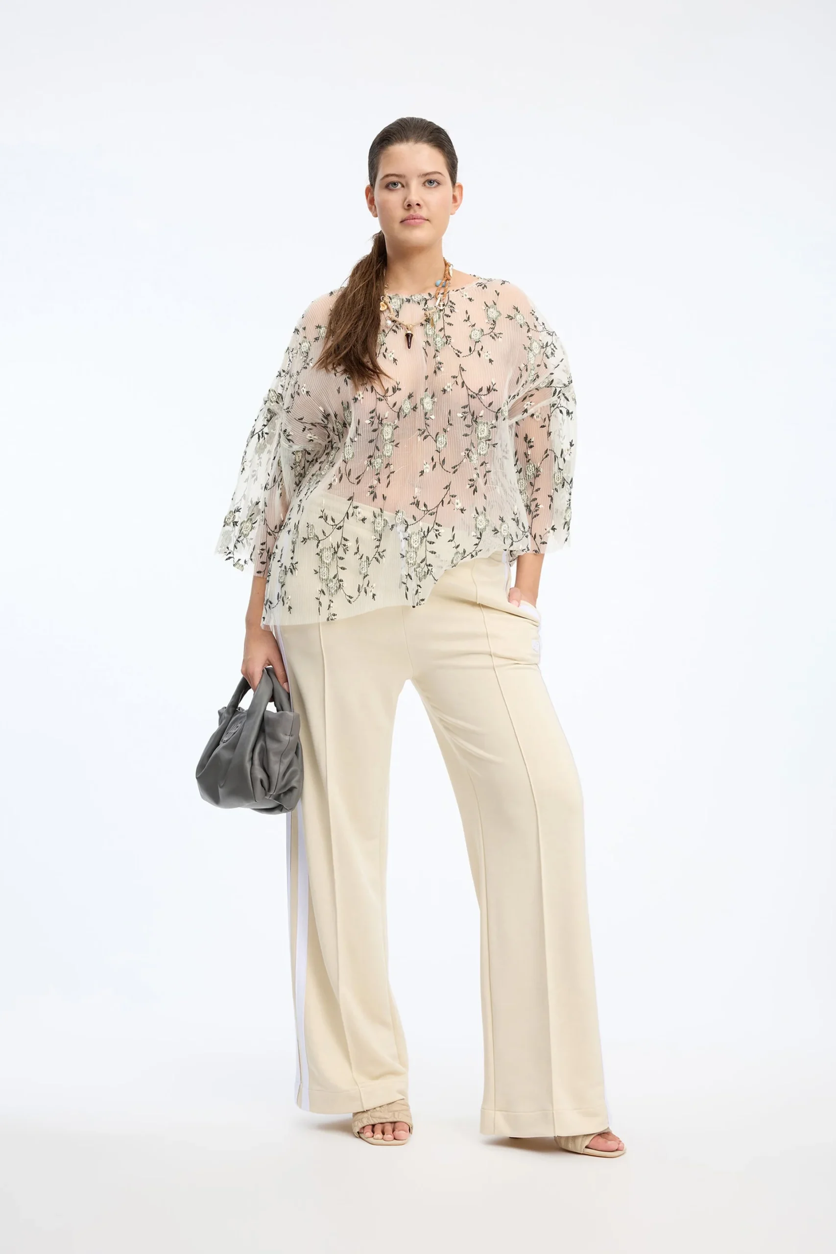 261_1012_26132_115_W11