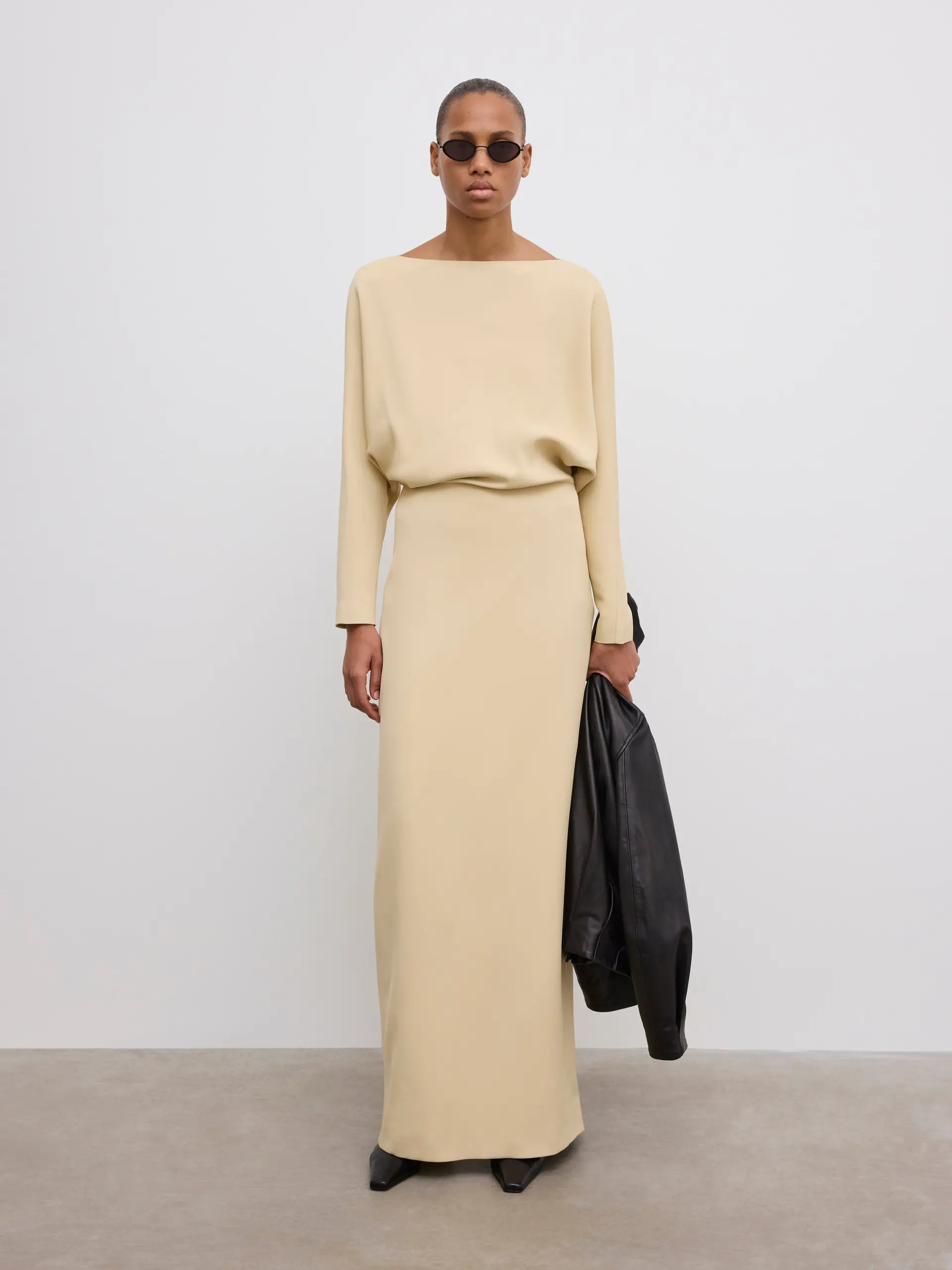 2603_77e434f265-dagmar__aw26_264f704_maxi-billow-dress_051-oat-beige_01-original