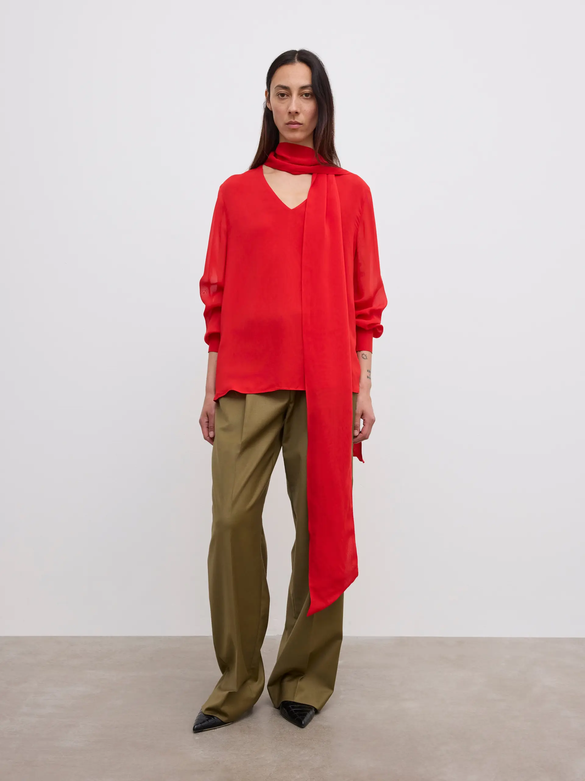 2731_bfbcdff2da-dagmar__aw26_264f300_chiffon-scarf-blouse_250-red_01-original (1)