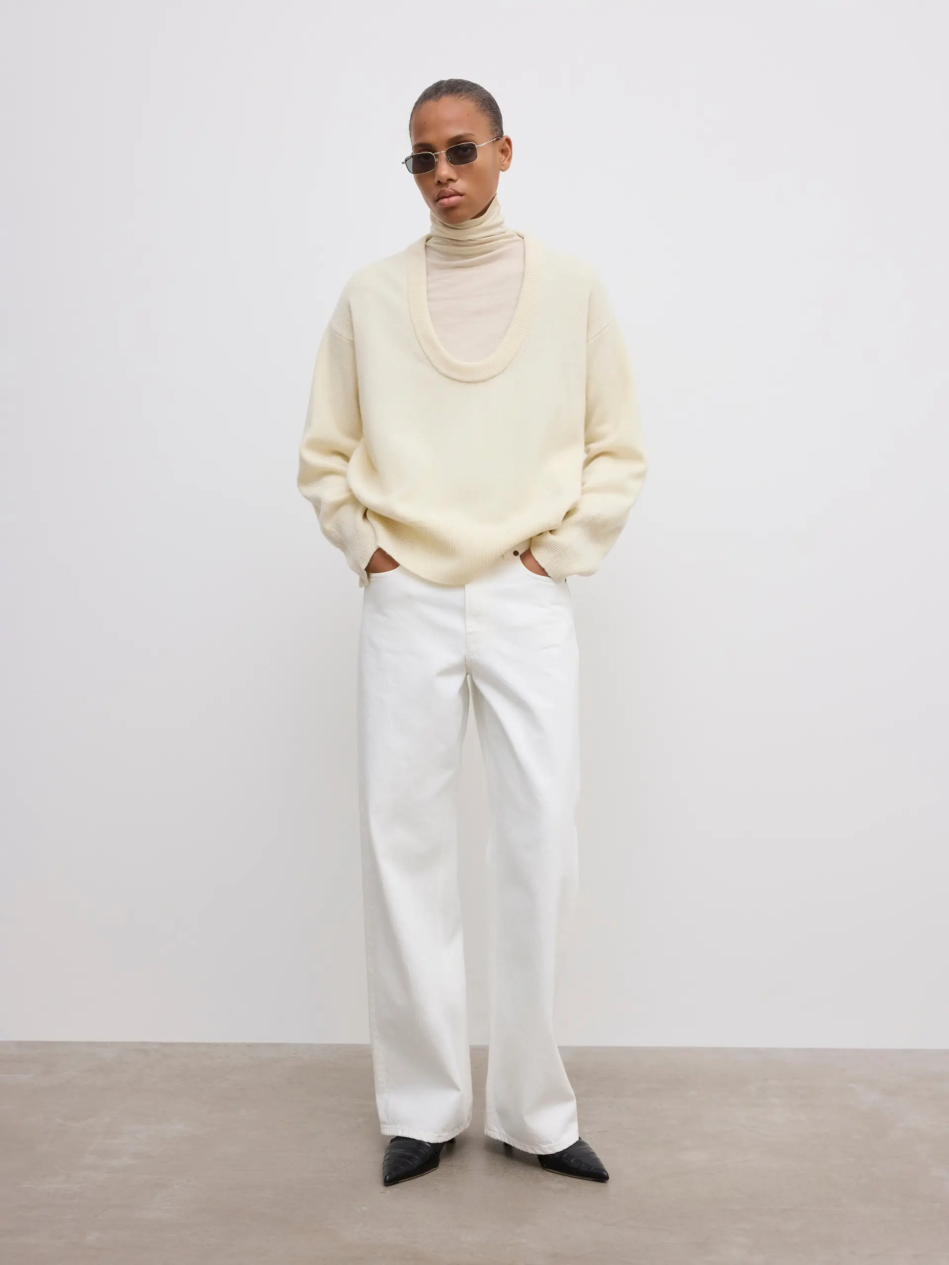 2792_55560024aa-dagmar__aw26_264f402_soft-wool-scoop-knit_020-cream-white_01-original